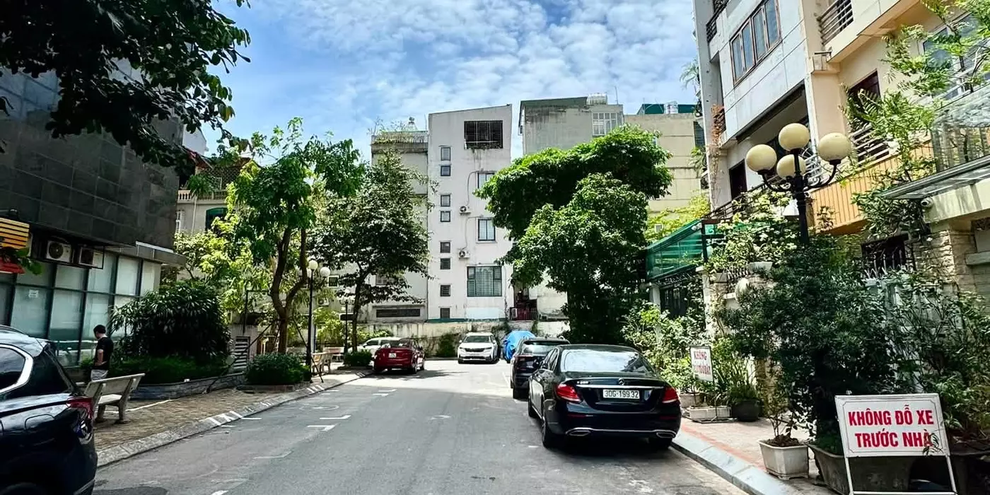 BÁN NHÀ LIỀN KỀ FAFILM NGUYỄN TRÃI THANH XUÂN - Ô TÔ TRÁNH ĐỖ KINH DOANH: DT 92M2 - 48 TỶ