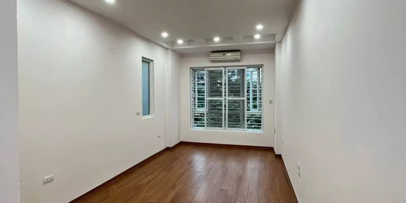 CHO THUÊ NGUYÊN CĂN TRẦN KHÁT CHÂN, NHÀ MỚI SÁT PHỐ, 38M 5T, 3 NGỦ 12TR 0965549363