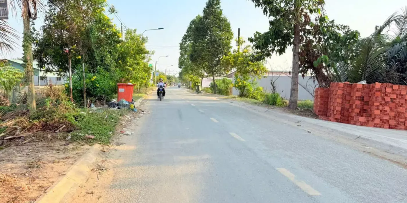 Bán đất thổ cư mt Nguyễn Văn Nhâm, xã Thanh Phú dt 235m2 giá 4,8 tỷ