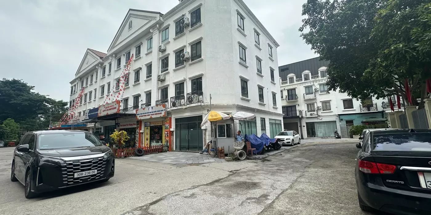 Bán nhà Lacasta Văn Phú Hà Đông, phân lô ô góc, KD đa ngành nghề DT 160m2 giá chỉ 42tỷ