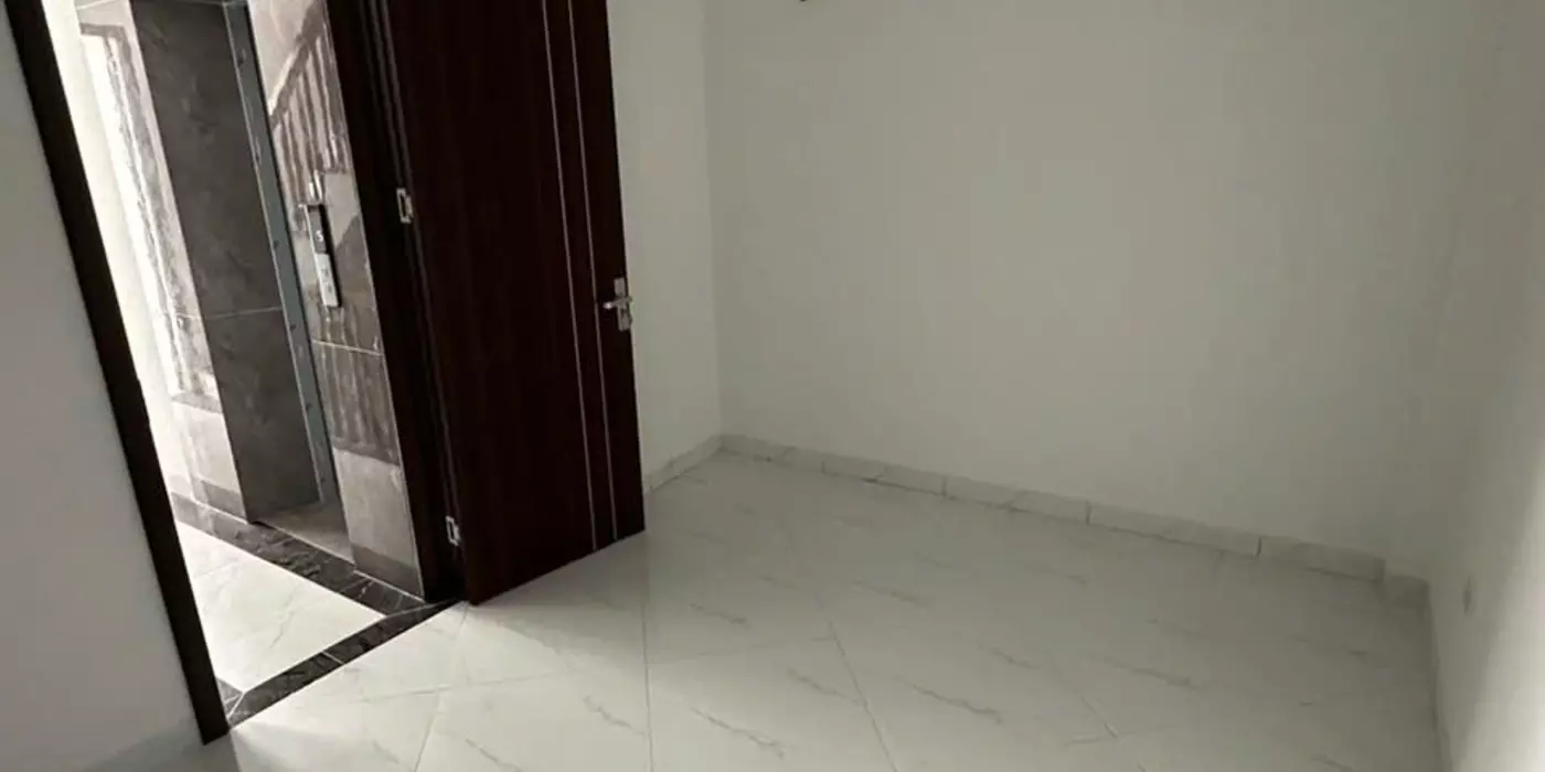 Nhà Ngọc Trì Long Biên xây 5 tầng mới tinh