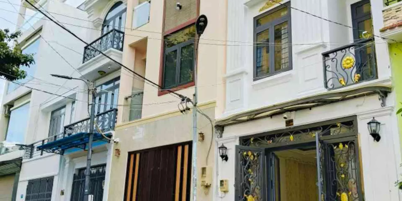 Mặt tiền Bùi Minh Trực ngang 5m công viên 4 tầng Mới ở ngay- 0931172218