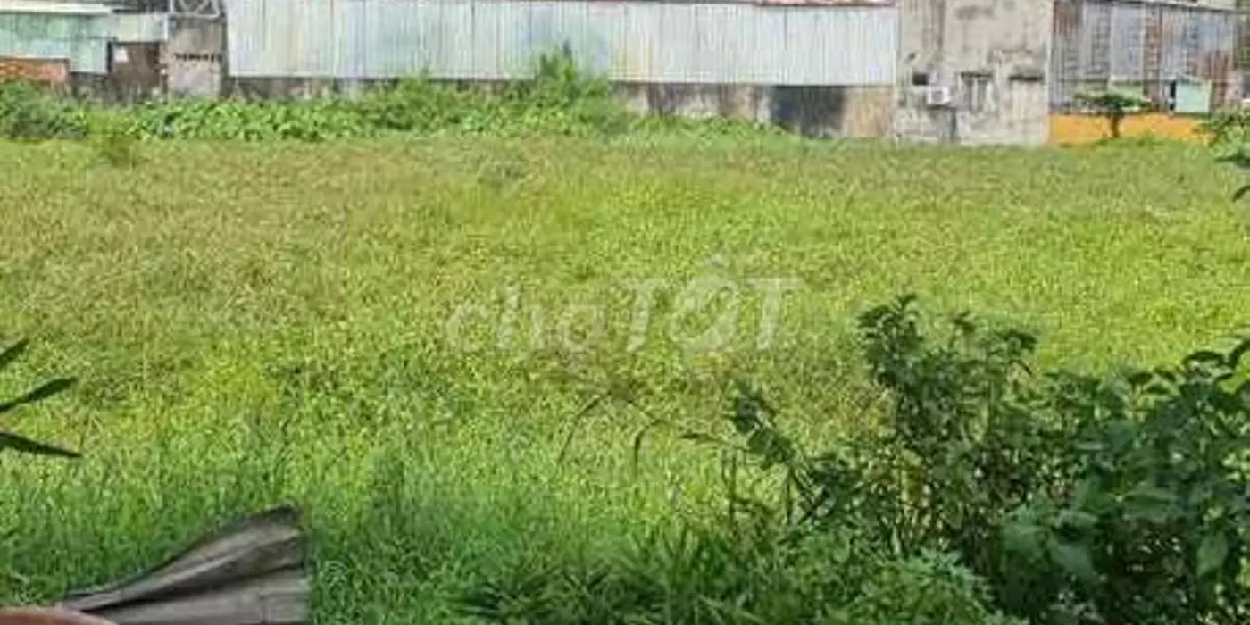BÁN 1.950M² ĐẤT NÔNG NGHIỆP QUY HOẠCH ĐẤT Ở - HẺM XE HƠI - GIÁ CHỈ 7,8 TRIỆU/M² TẠI HÓC MÔN