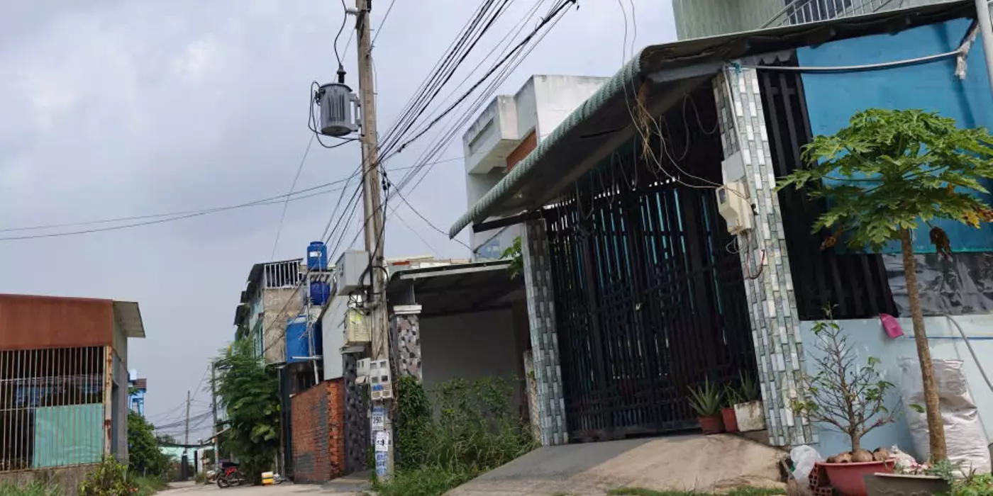 Bán đất thổ cư đường beton 4m xã Đức Hòa Đông gần cổng chào Tân Đức dt 105m2 giá 1,3 tỷ