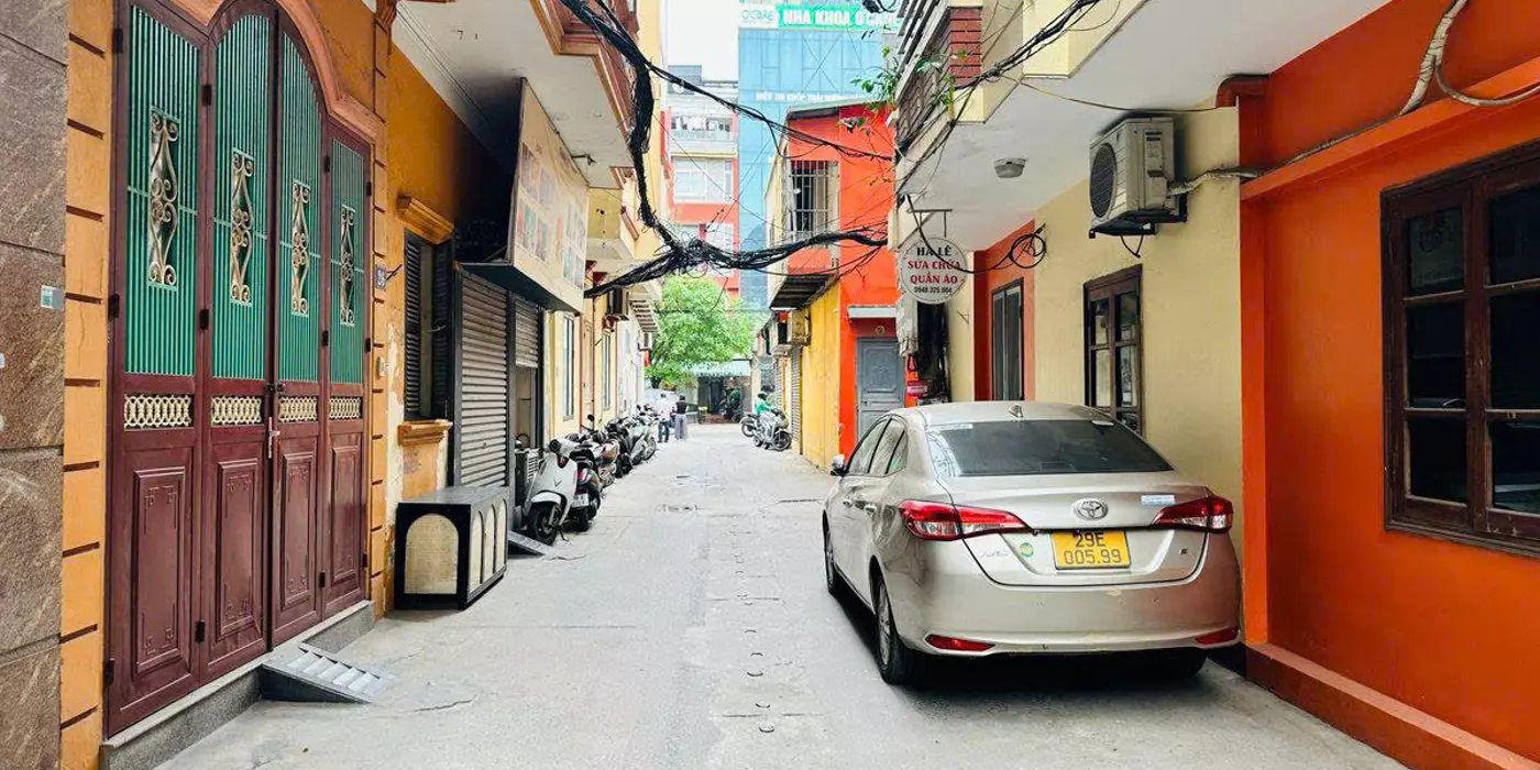 Phân lô VIP Trung Kính - Nhà mới 7 tầng thang máy - Ngõ ô tô tránh - Khu cán bộ dân trí cao