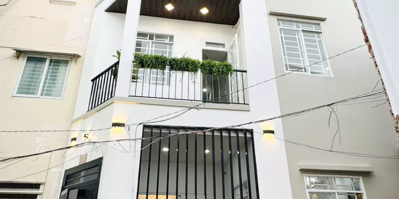 Nhà đẹp sang trọng cách MT 10m  Âu Dương Lân P3 P.Chánh Hưng Q8