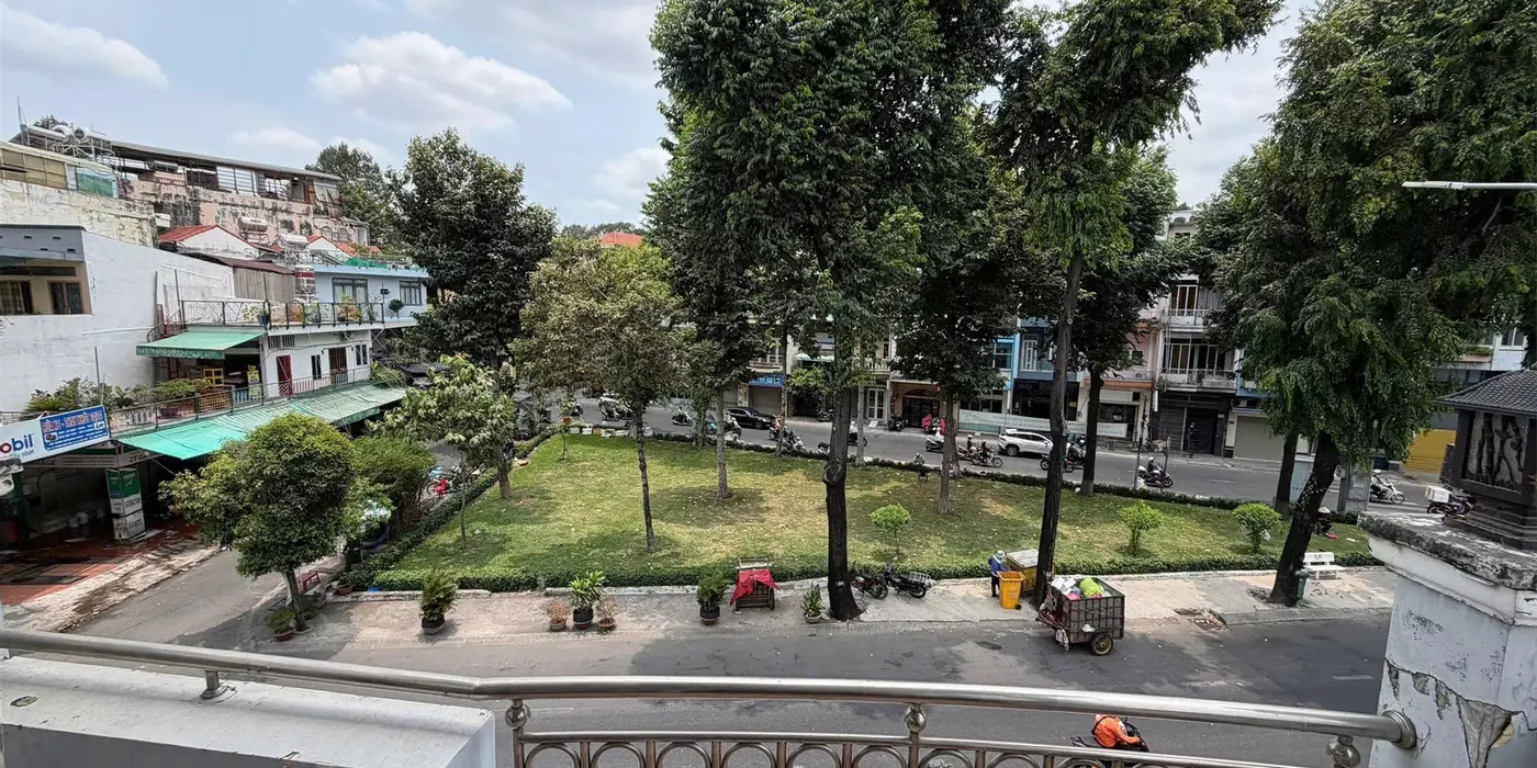 bán nhà 2MT Ngay Nguyễn Thái Sơn gần ĐH Công Nghiệp 108m2 đối diện công viên