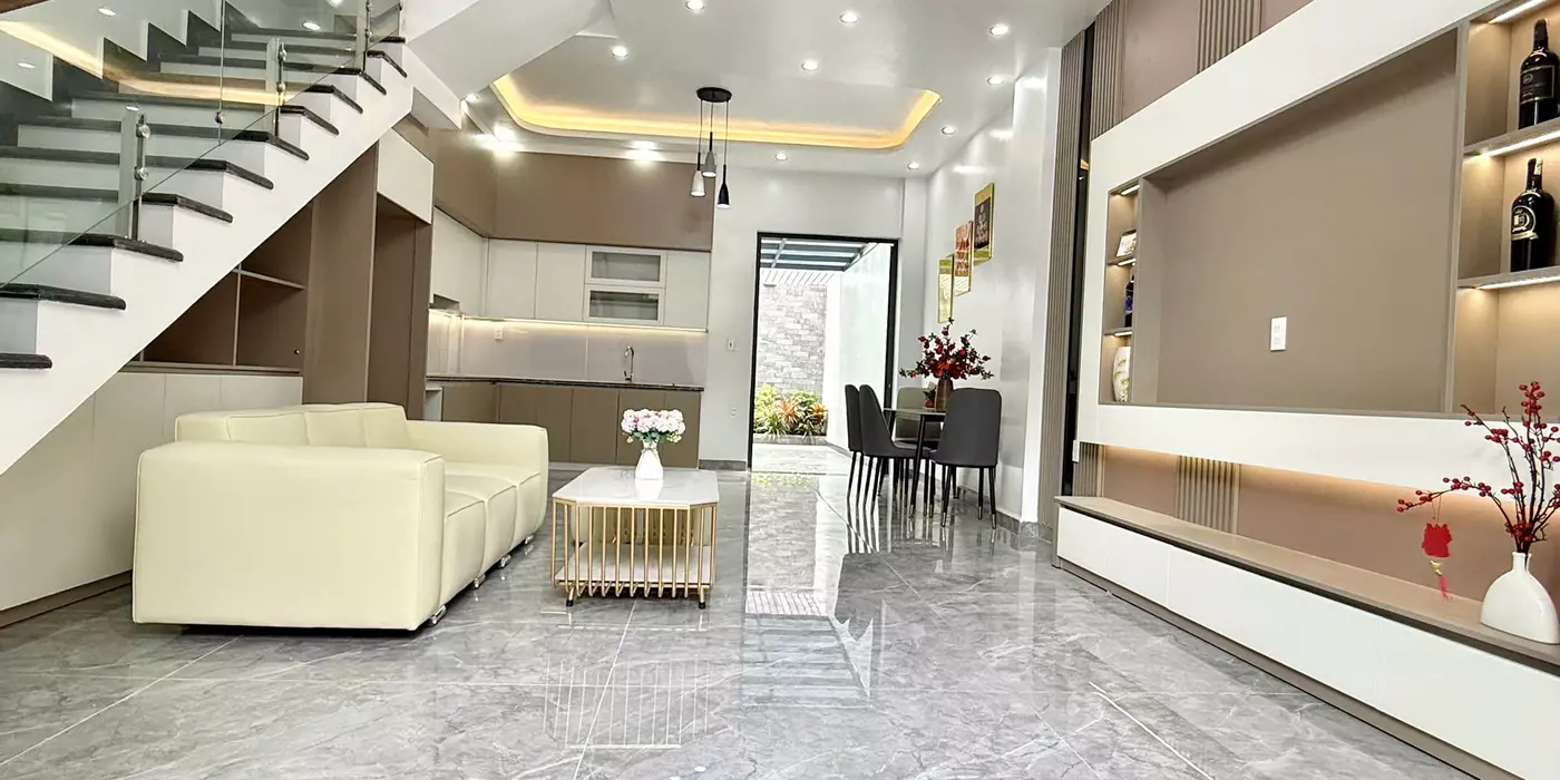 Nhà độc lập ô tô đỗ cách nhà 10m sân vườn sau siêu rộng siêu thoáng tại Thiên Lôi Aeon Mall