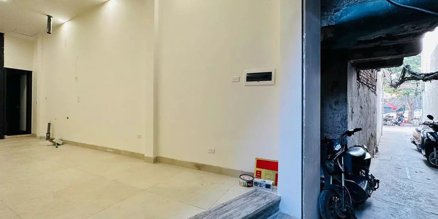 Nhỉnh 9 tỷ , thang máy , 10m ra Phố Phương Mai, 6 tầng thang máy, wiew Hồ, ánh sáng tươi cả ngày.