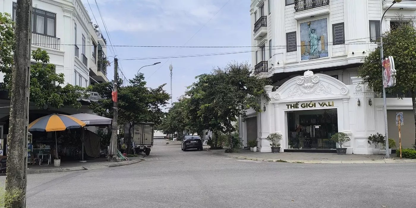 Chủ cần bán toà nhà 187.5m2 - Khu B KĐT Nguyên Khê - Đông Anh - Hà Nội. Giá 105tr/m2 = Giá Đất