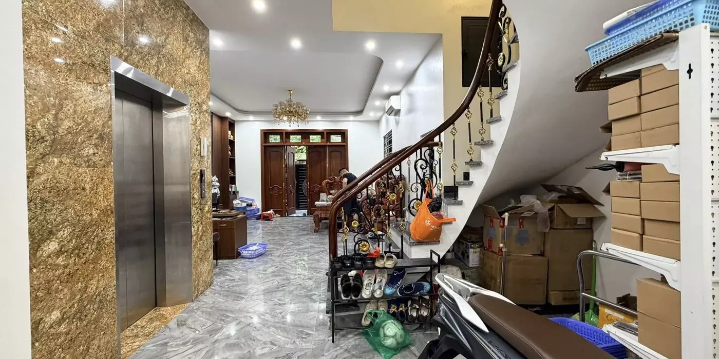NGUYỄN KHANG CẦU GIẤY  99 M² - MT 6.5M - 6 TẦNG THANG MÁY - GẦN Ô TÔ - 27 TỶ