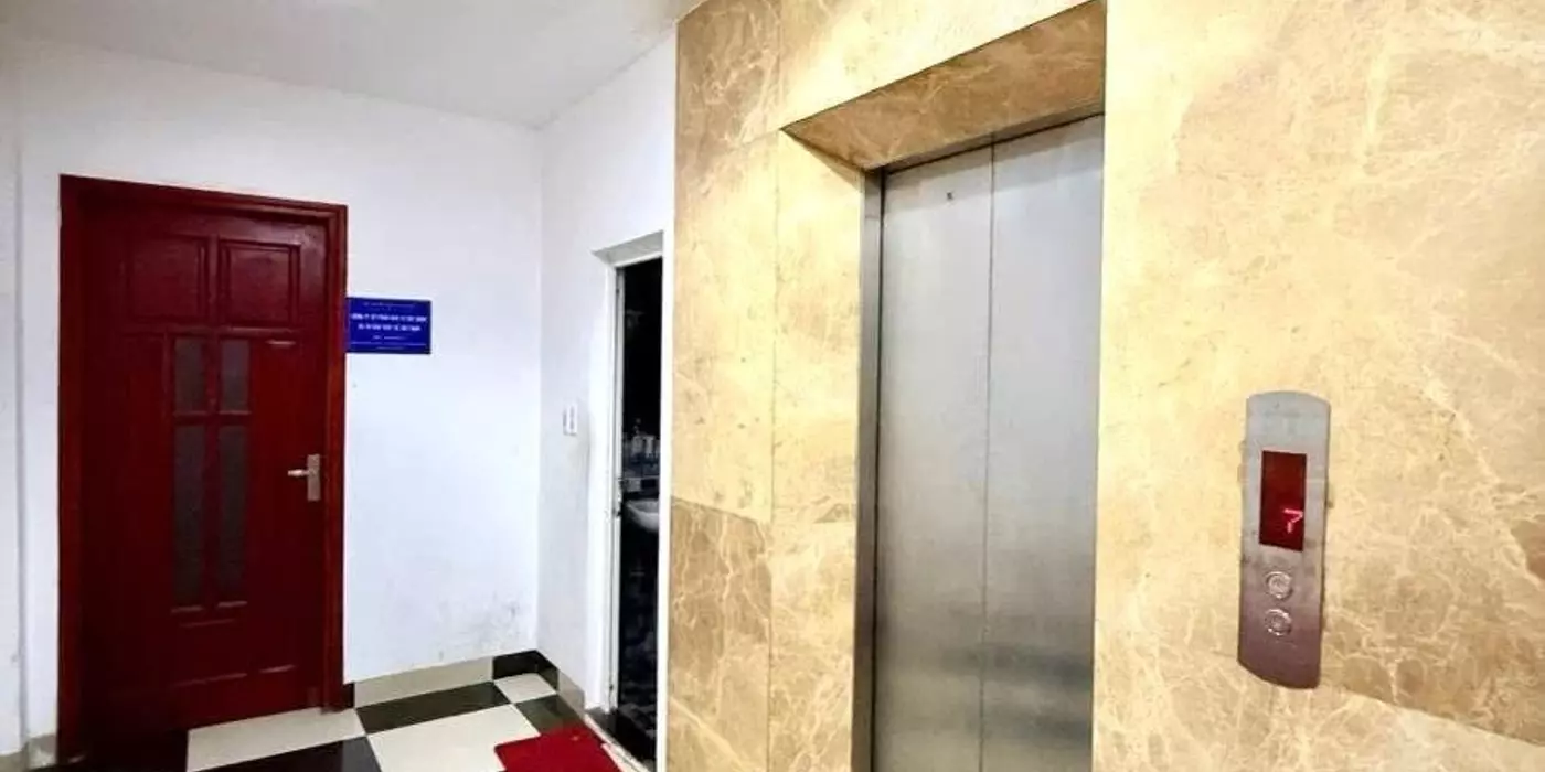 TOÀ VĂN PHÒNG MẶT PHỐ TRUNG KÍNH - CẦU GIẤY 135M² - 7 TẦNG THANG MÁY - 2 MẶT TIỀN - KINH DOANH