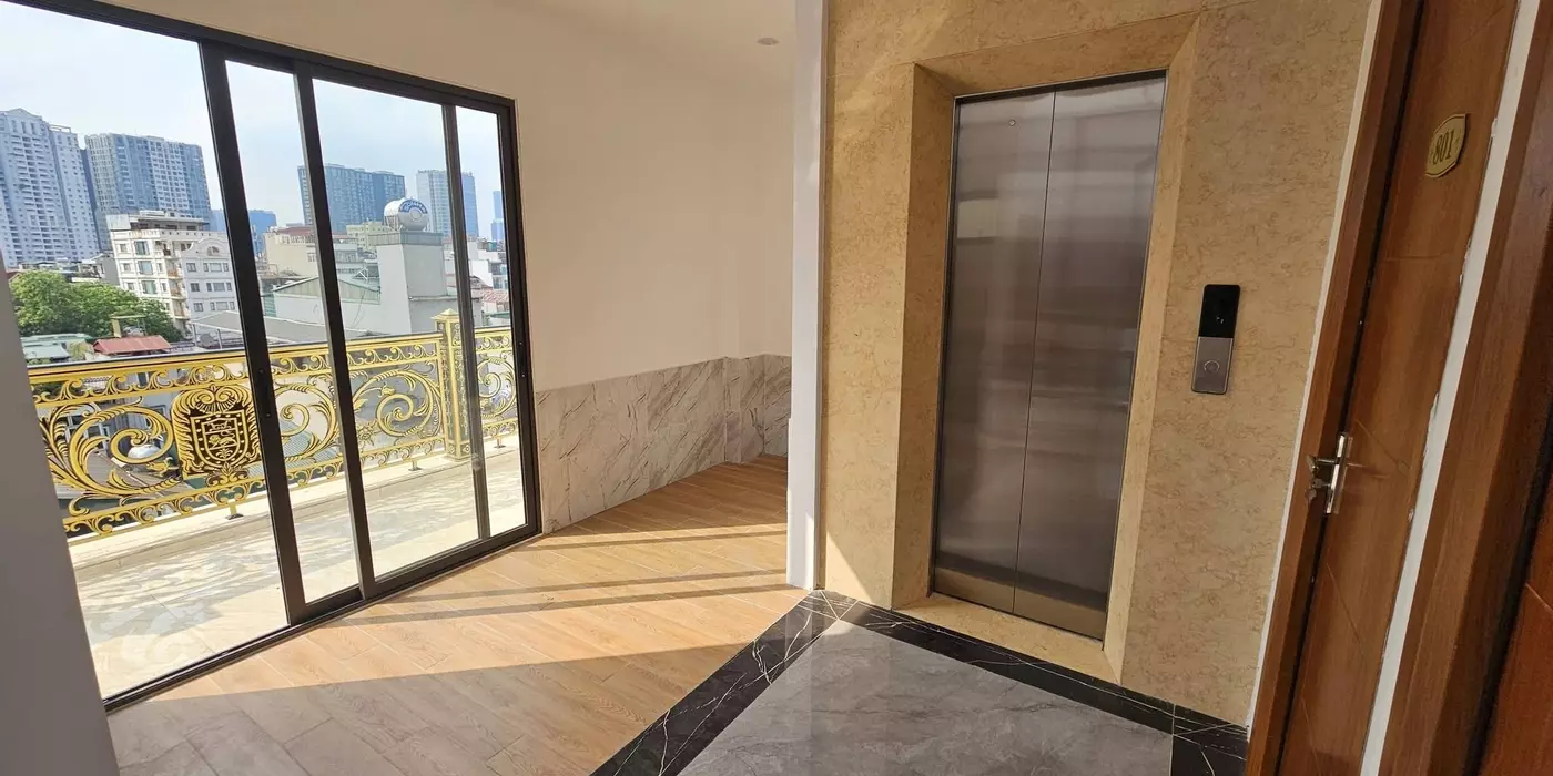 CCMN THÁI THỊNH DT 100M² - MT 15M – Ô TÔ VÀO NHÀ – DÒNG TIỀN 150 TRIỆU/THÁNG