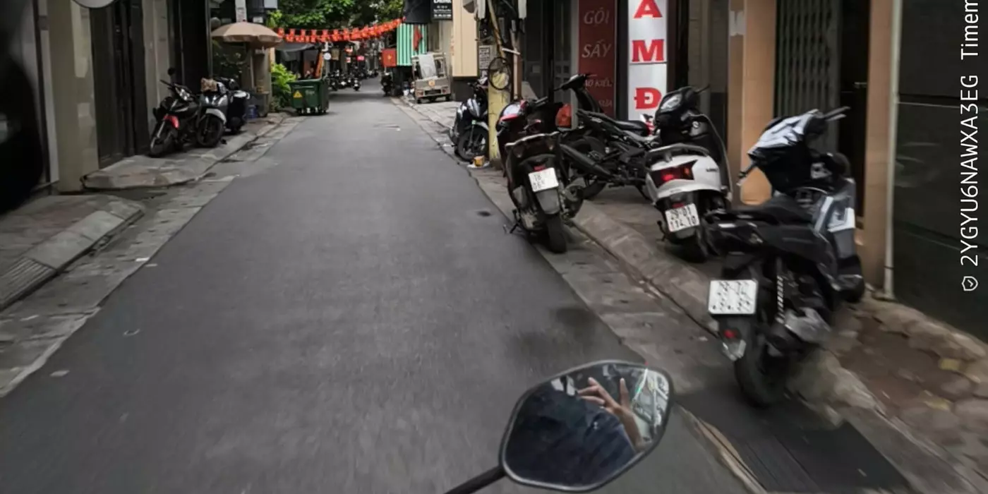 Cần bán nhà riêng ngõ 295 Bạch Mai dt 40m đường 2 ô tô đỗ cửa ngõ thông ra bệnh viện thanh nhàn