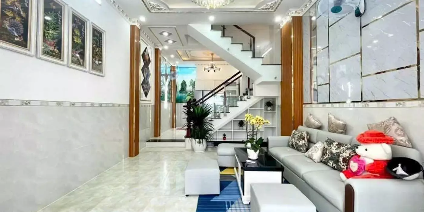 NHÀ HẺM XE HƠI, CẠNH PHÚ MỸ HƯNG, HƠN 5 TỶ, 3 TẦNG KIÊN CỐ