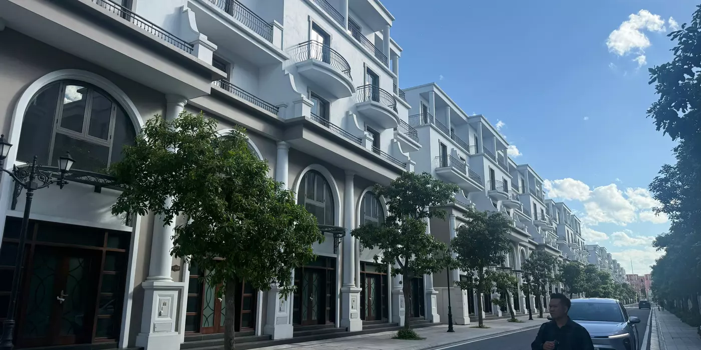 NH.ỈNH 11.5.x TỶ CƠ HỘI SỞ HỮU CĂN BIỆT THỰ LIỀN KỀ HIẾM HOI TẠI VỊ TRÍ COMPOUND KHÉP KÍN VỊNH