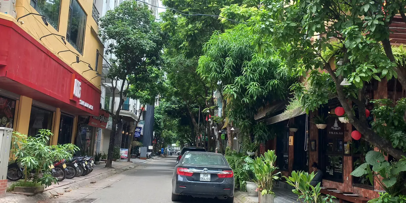 BÁN NHÀ ĐỖ QUANG, PHÂN LÔ VỈA HÈ, 8 TẦNG THANG MÁY, KINH DOANH, VĂN PHÒNG, NHỈNH 30 TỶ