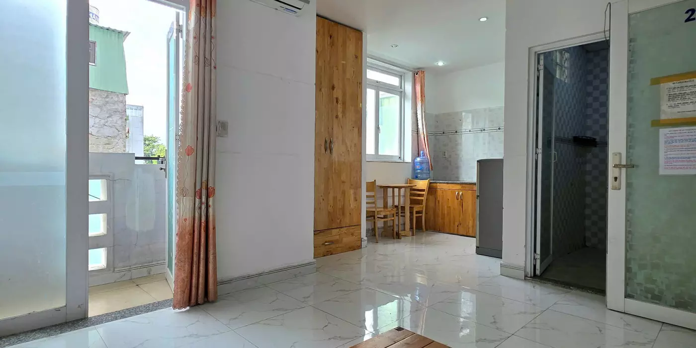 CHO THUÊ PHÒNG BAN CÔNG THOÁNG MÁT GẦN CÔNG VIÊN LÀNG HOA – GÒ VẤP