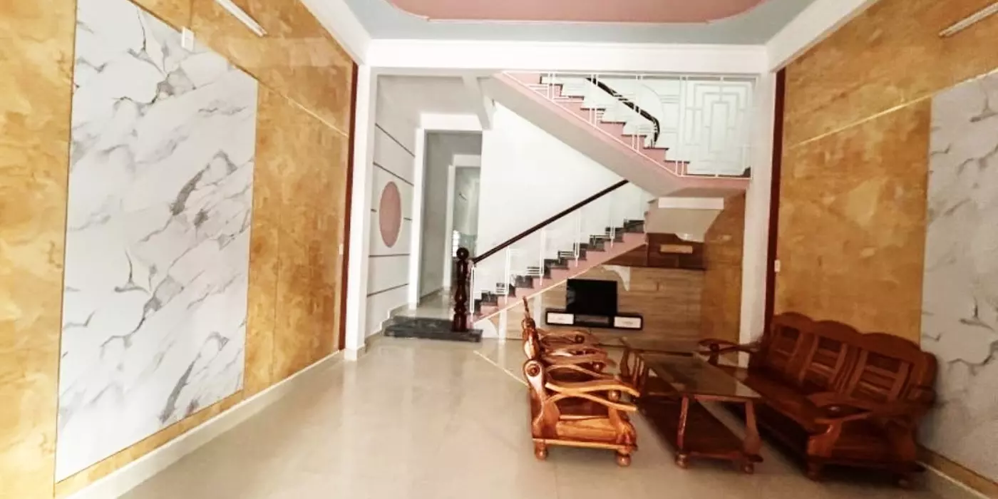 Nhà 2 tầng siêu hời, siêu đẹp. Xây dựng kiên cố Ngay Phong Nam Hòa Châu. Gần sát quốc lộ 1 A.