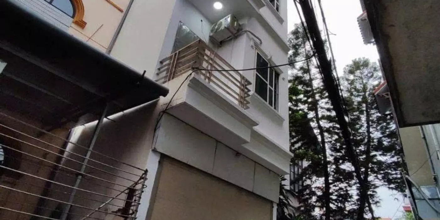Nguyễn Văn Cừ Long Biên 10 tỷ 60m ô tô qua nhà gần công viên