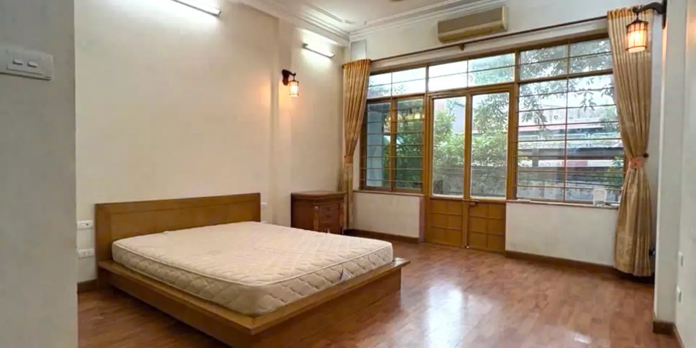 Chính chủ cho thuê nhà riêng phố Nguyễn Khoái: 3 tầng, 1 tum