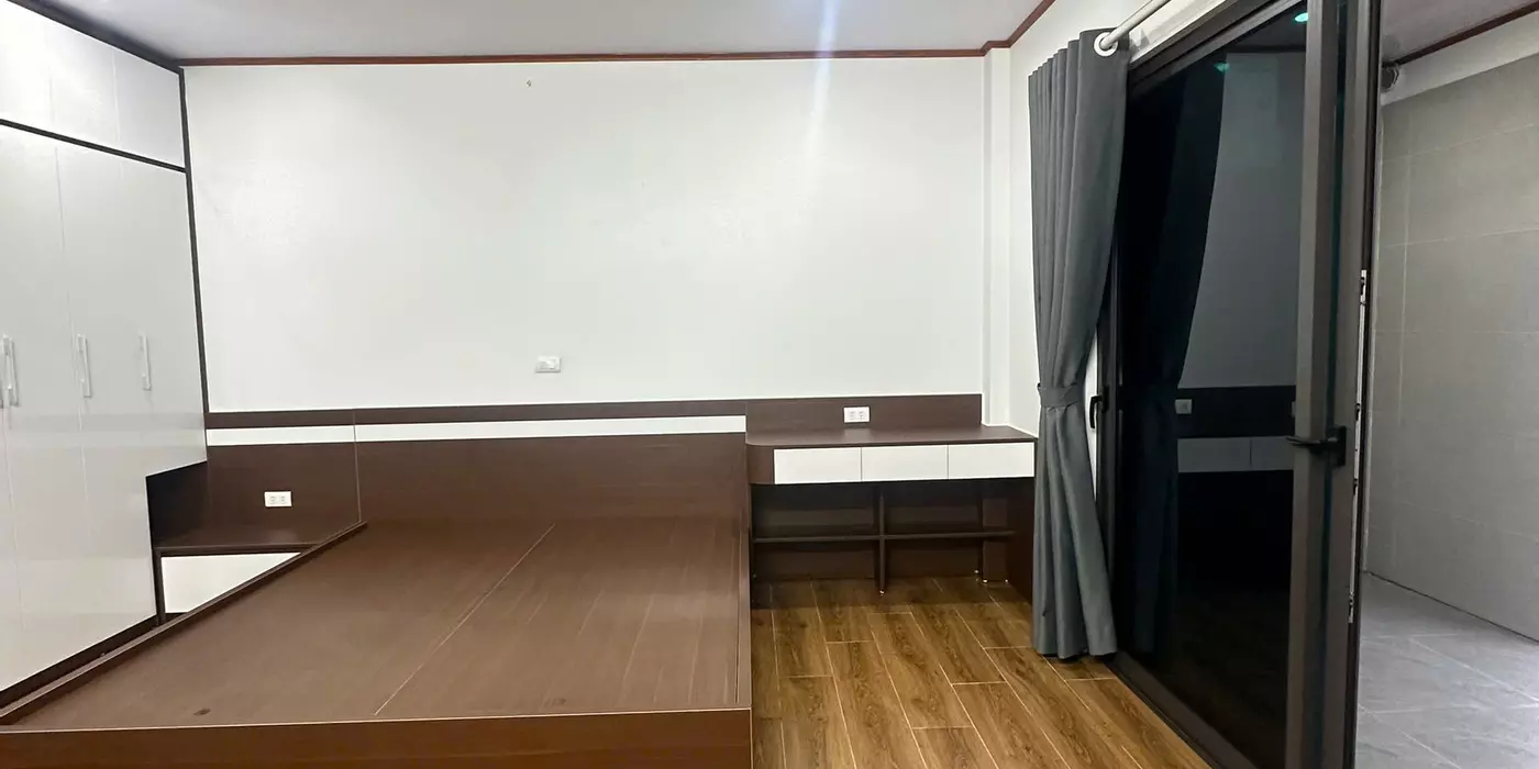 Bán nhà đẹp Hồng Tiến- Oto đỗ cổng-36m 5 tầng- full NT hơn 8 tỷ(TL)