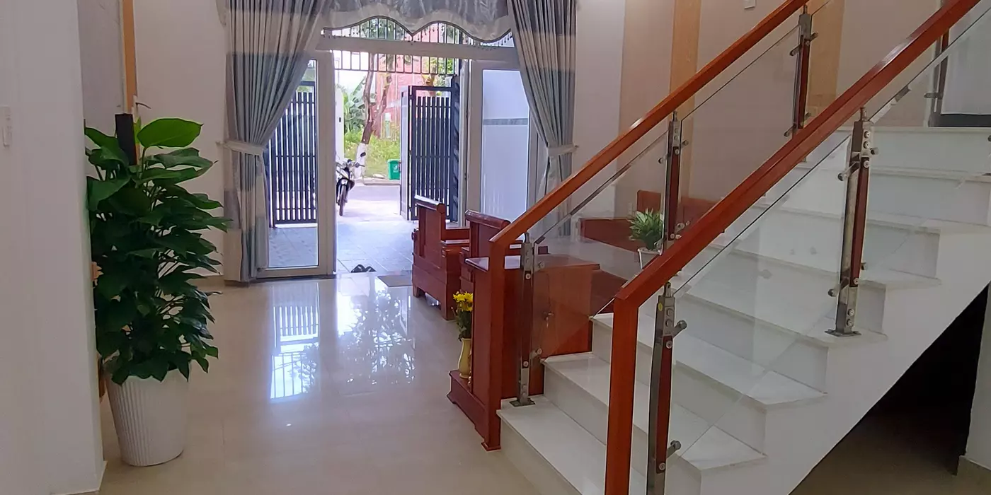 Siêu rẻ! Nhà 2 tầng kiên cố Phường Hòa Xuân Đà Nẵng. Diện tích 100m2, Đường 5.5m, Vỉa hè 3m.