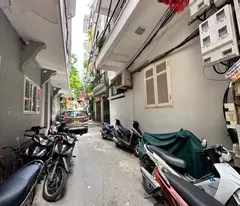 Nhà 36m2- 4 tầng, ngõ oto tránh tại Hoàng Hoa Thám, giá chỉ 6,8 tỷ.