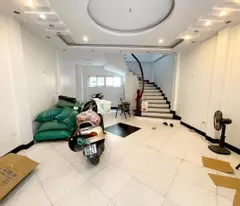 NHỈNH 5 TỶ - NHÀ CẦU GIẤY OTO ĐỖ CỬA, NGÕ THÔNG KINH DOANH, 40m 5T - DÂN XÂY, 3PN KHÉP KÍN