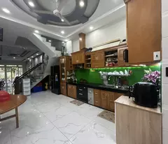 Bán nhà Phan Huy Ích, hẻm 6m xe hơi tránh, ngang đẹp , 70m2, 8.2 tỷ. Nhà đẹp ở luôn, khu dân trí