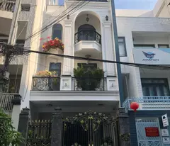BIỆT THỰ Phạm Văn Hai - P2 TÂN BÌNH - KHU SÂN BAY - 5 TẦNG - HẺM 8M XE Ô TÔ DẠO QUANH NHÀ