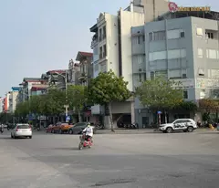 bán nhà mặt phố Nguyễn Văn Cừ, 75m x 8 tầng, thang máy, dòng tiền 850tr/năm