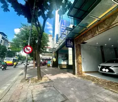 bán nhà mặt phố Nguyễn Văn Cừ, 75m x 8 tầng, thang máy, dòng tiền 850tr/năm