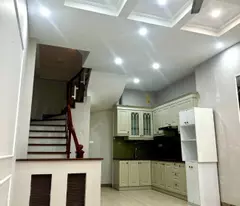 Bán nhà Hồng Tiến - 68m2 - 5T - 10,3 tỷ - nhà đẹp ,thang máy, ngõ ô tô thông