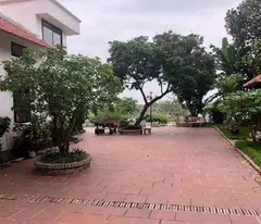 Biệt thự sân vườn Long Biên, 1100m x 3 tầng, mặt tiền 25m, tựa sơn hướng thuỷ, nội thất cao cấp,