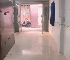 HẺM THÔNG BA GÁC TỚI NHÀ -SÁT MẶT TIỀN ĐƯỜNG, TRUNG TÂM CỦA SÀI GÒN NGAY NGÔ GIA TỰ HÒA HẢO. NHÀ
