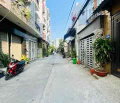 Bán nhà HXH Gò Xoài, giáp Tân Phú. Nhà đẹp 2 tầng, 64m2. Chỉ 5 tỷ. Nhà đẹp ở luôn, dân trí cao