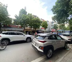 NHÀ PHỐ GIẢI PHÓNG NGAY BẾN XE Ở NGAY. GIÁ NGÂU