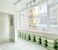 Nhà căn góc, 2 mặt tiền, 3 tầng - Hẻm xe tải - Có dòng tiền cho thuê 11 triệu / tháng.