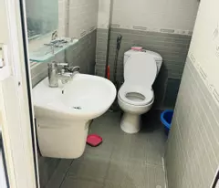 Cần cho tầng 2 + 3  diện tích 45m2/ tầng, 3 ngủ 2 WC giá 8tr/ tháng