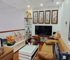 Bán nhà 50m,hai mặt ngõ Hoàng Như Tiếp, Long Biên, MT 7m oto ,KD, nhỉnh 9 ty .
