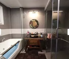 Bán Nhà Hai Bà Trưng 43m -Ô tô tránh- Gara - Kinh Doanh