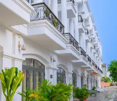 Nhà phố 1 trệt 3 lầu sổ hồng sẵn thành phố Tây Ninh