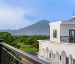 Nhà phố 1 trệt 3 lầu sổ hồng sẵn thành phố Tây Ninh