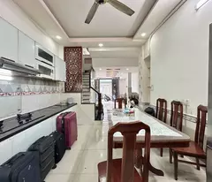Hẻm Xe Hơi Nguyễn Trọng Tuyển Quận Phú Nhuận Phường 8.