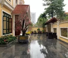 Bán biệt thự 14 Pháp Vân - 302m2, Mặt tiền 14m, 3 tầng, Giá chỉ nhỉnh 45 tỷ
