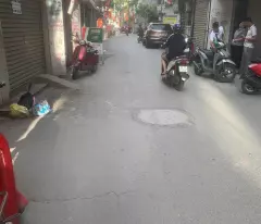 Bán Bàn Cờ Tặng Nhà Ở Mễ Trì Hạ 
Ngõ Ô Tô Đua Nhau. 50m2- Giá nhỉnh 11 tỷ