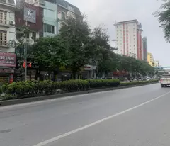 nhà mặt phố Nguyễn Văn Cừ, 1 mặt ngõ ôtô, 180m, mặt tiền 6m, full thổ cư