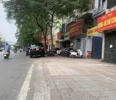 nhà mặt phố Nguyễn Văn Cừ, 1 mặt ngõ ôtô, 180m, mặt tiền 6m, full thổ cư