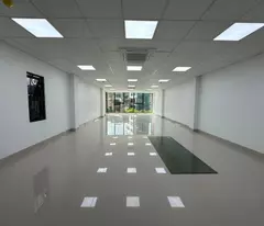 nhà mặt phố Nguyễn Văn Cừ, 1 mặt ngõ ôtô, 180m, mặt tiền 6m, full thổ cư